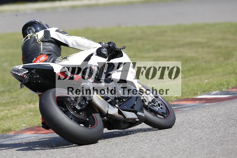 /45 10.08.2025 Plüss Moto Sport ADR/Freies Fahren/backside